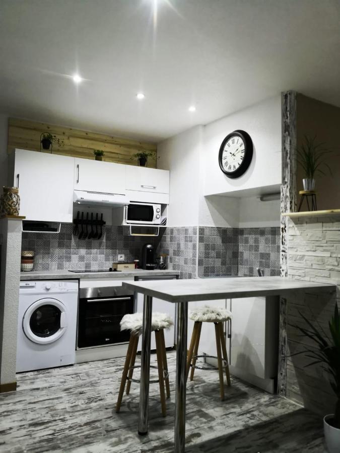 Studio Zen Et Cosy, Neuf En Pleine Ville Saint-Claude Luaran gambar