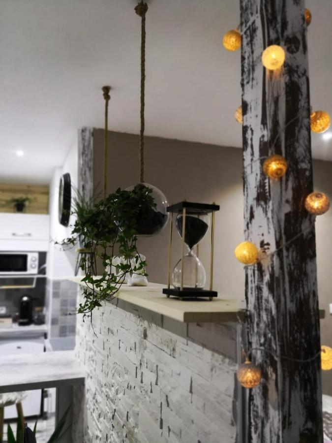 Studio Zen Et Cosy, Neuf En Pleine Ville Saint-Claude Luaran gambar